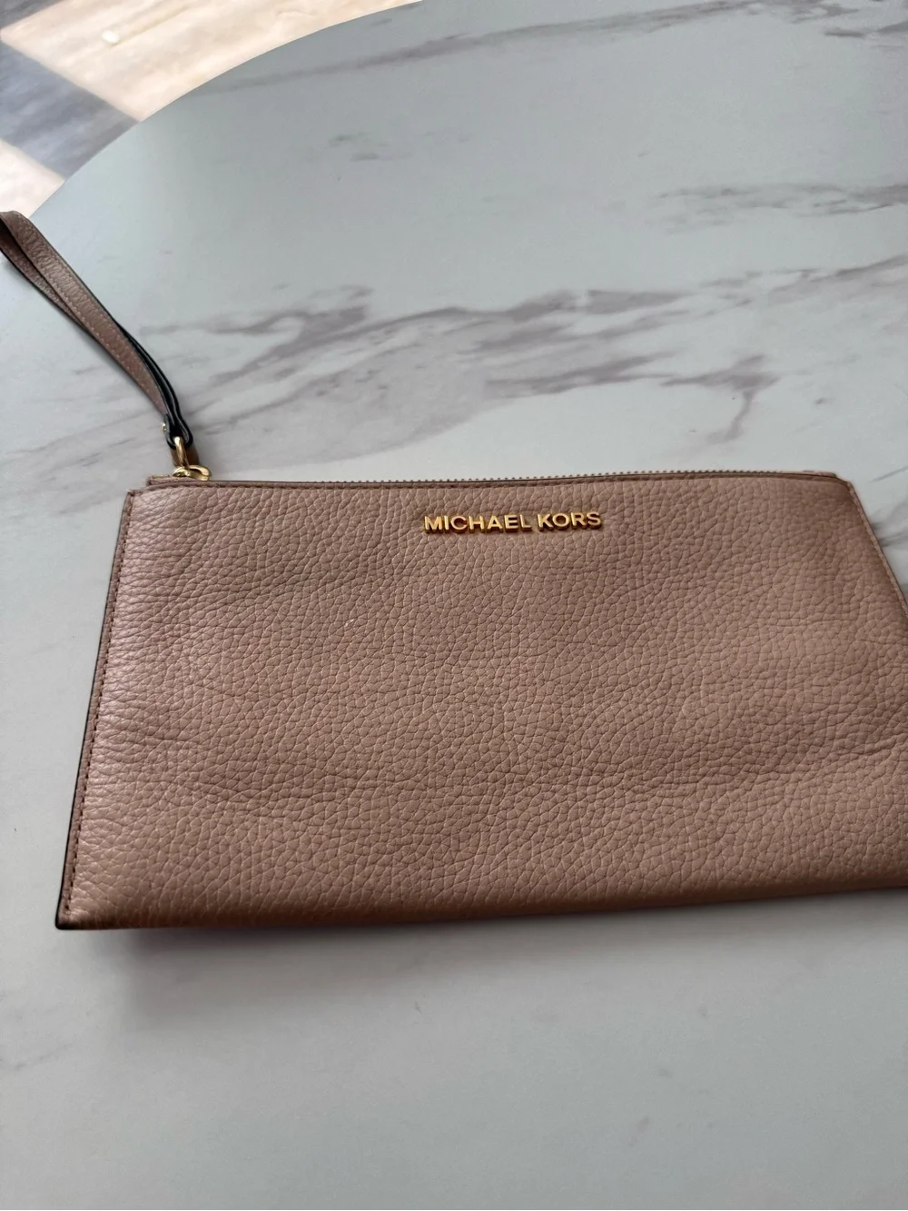 MICHAEL KORS Pebbled Leather Wristlet in baby pink